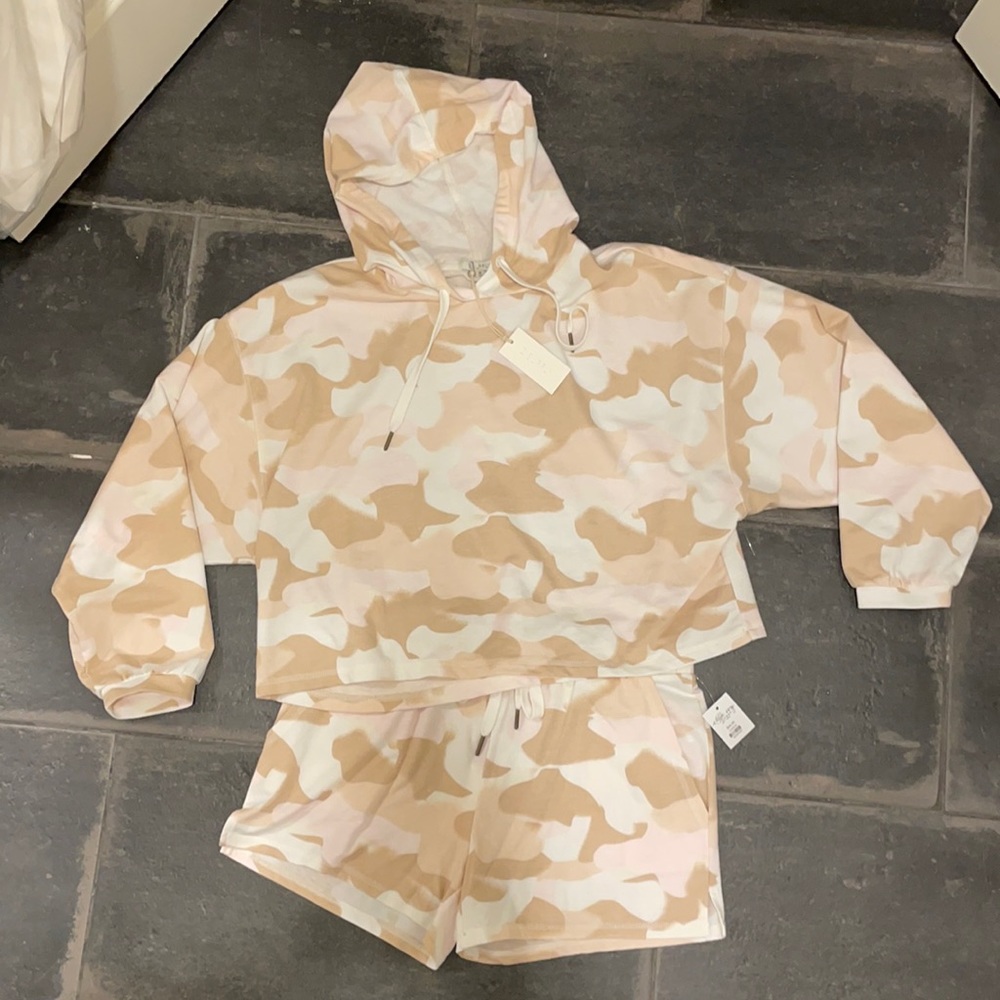 NWT Z Supply Lounge Set